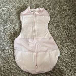 Happiest Baby Pink Stars Swaddle (Size Small)